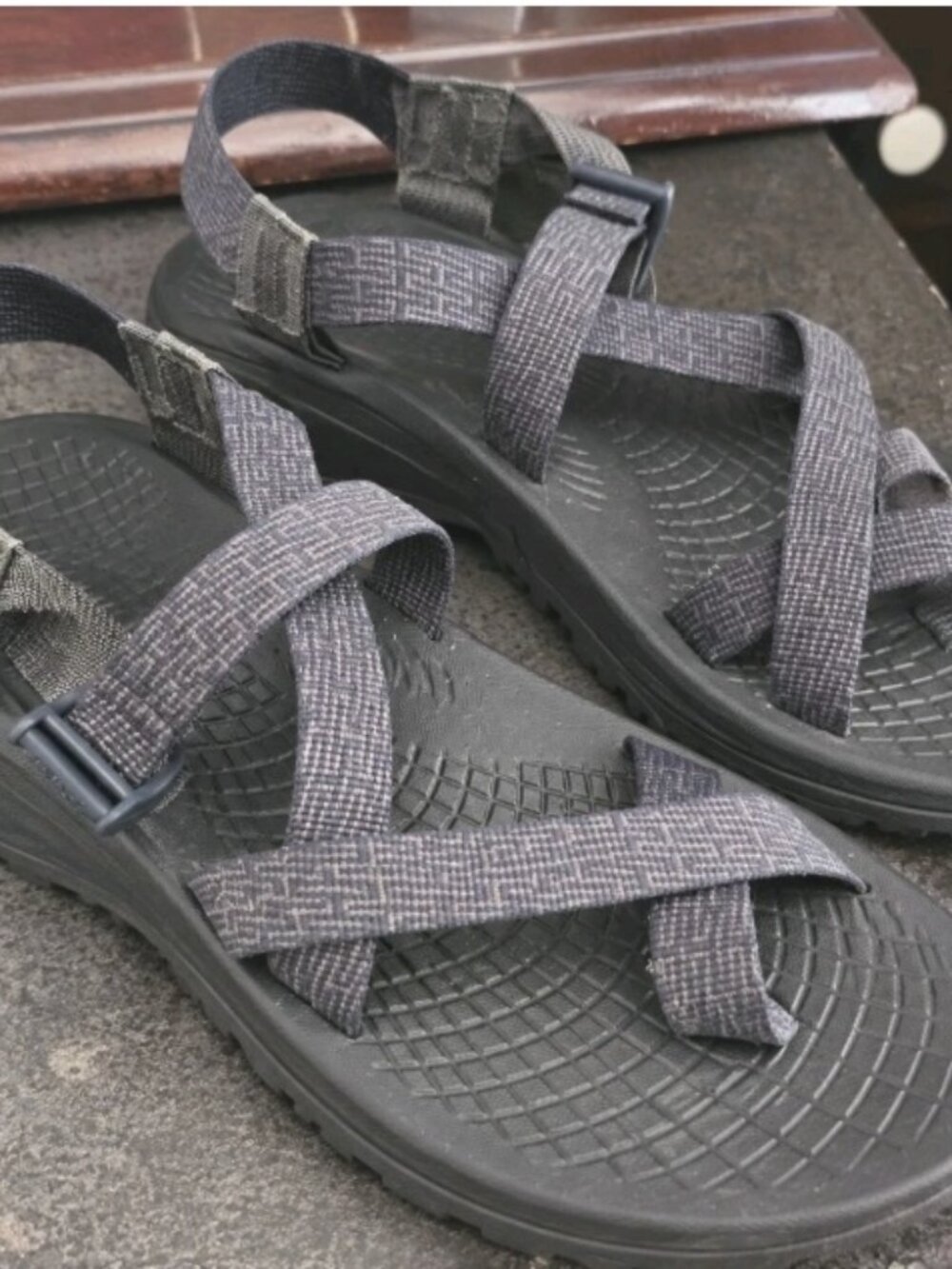 Chacos Z/2 Men’s Sandals Size 11 Black Adjustable Toe Loop